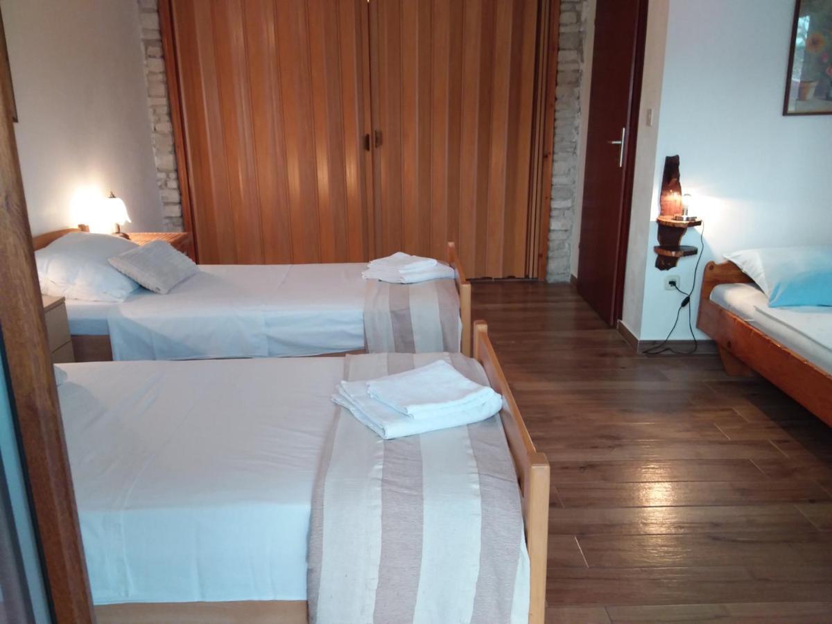 Apartman Tomo Pula Exterior foto
