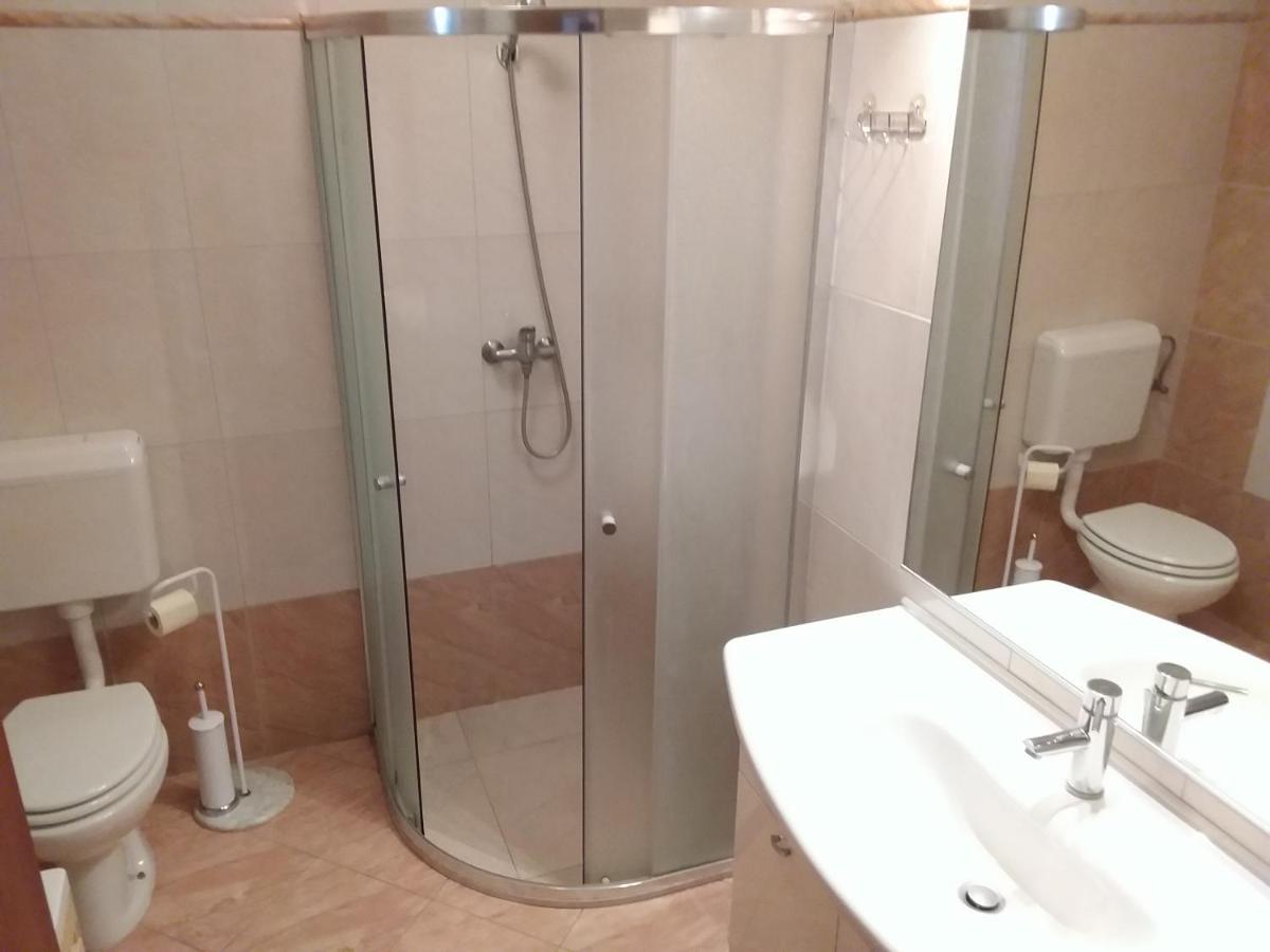 Apartman Tomo Pula Exterior foto
